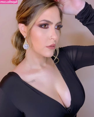 Nahzinhaa - Opening my cunt