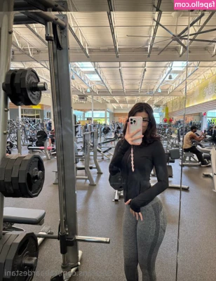 Taba Ardestani [ taba-ardestani ] - Yogapants are so tight  take them out