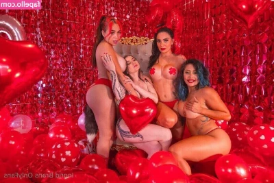 Ingrid Brans [ ingrid-brans ] - Run errands with mommy…the naughty MILF version. Every mom runs