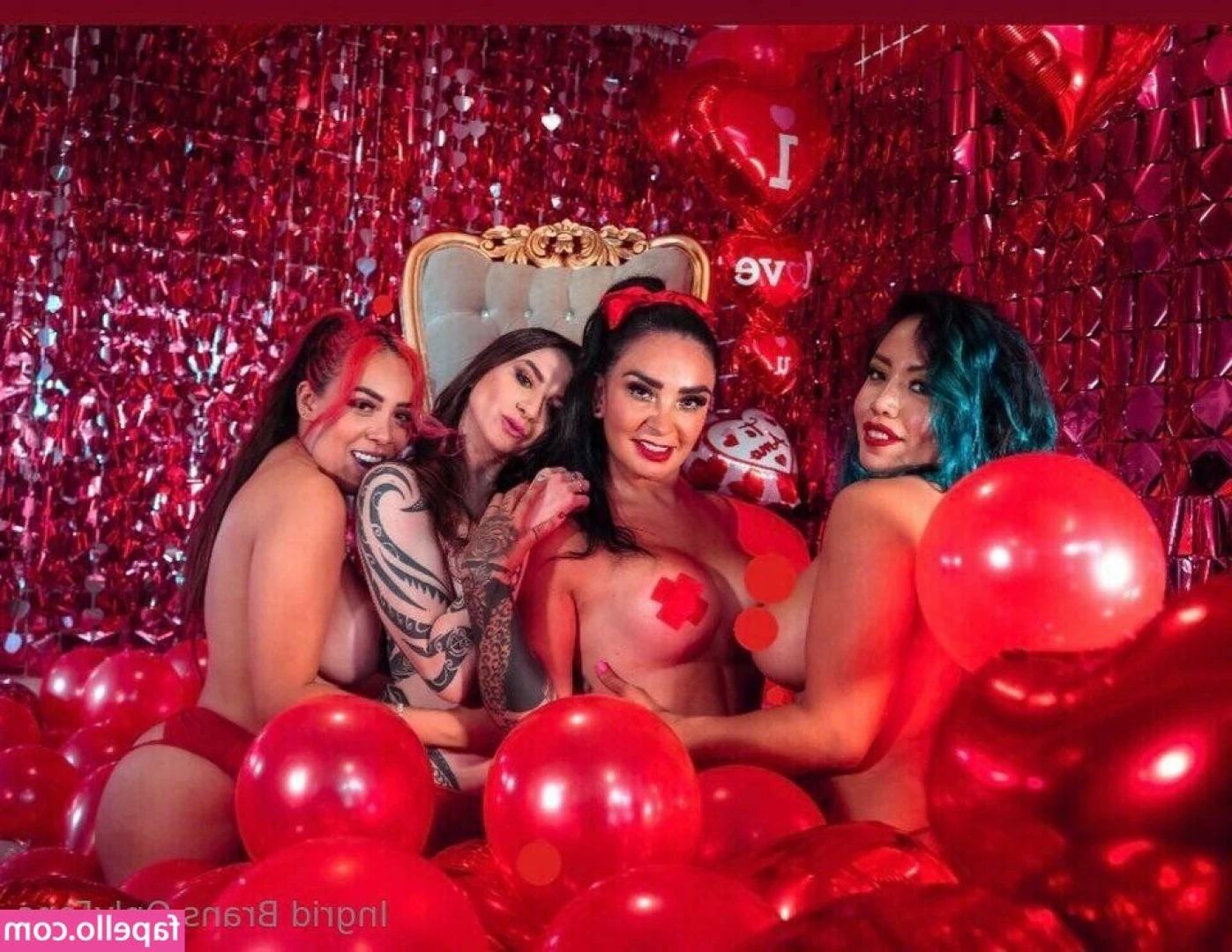 Ingrid Brans [ ingrid-brans ] - Chilly mornings call for onesies