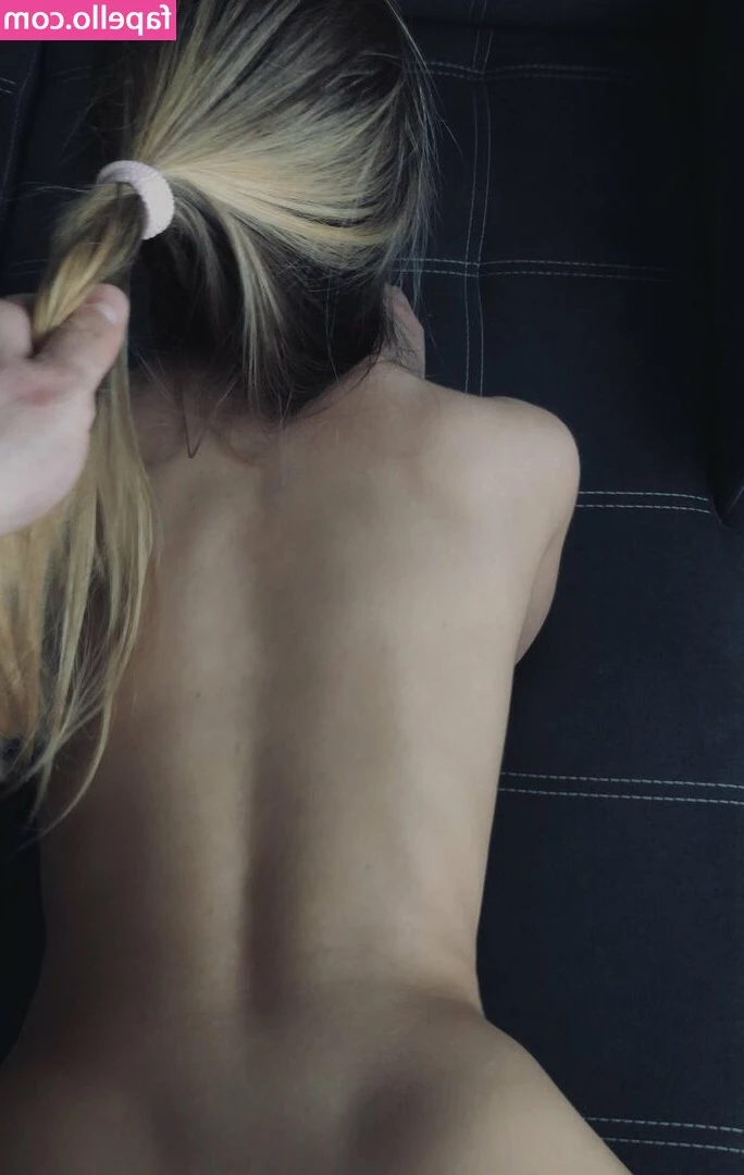 LivLivia2002 - Get on your knees for ur goddess