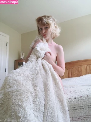 Honeybunnycos - does this make my butt look big