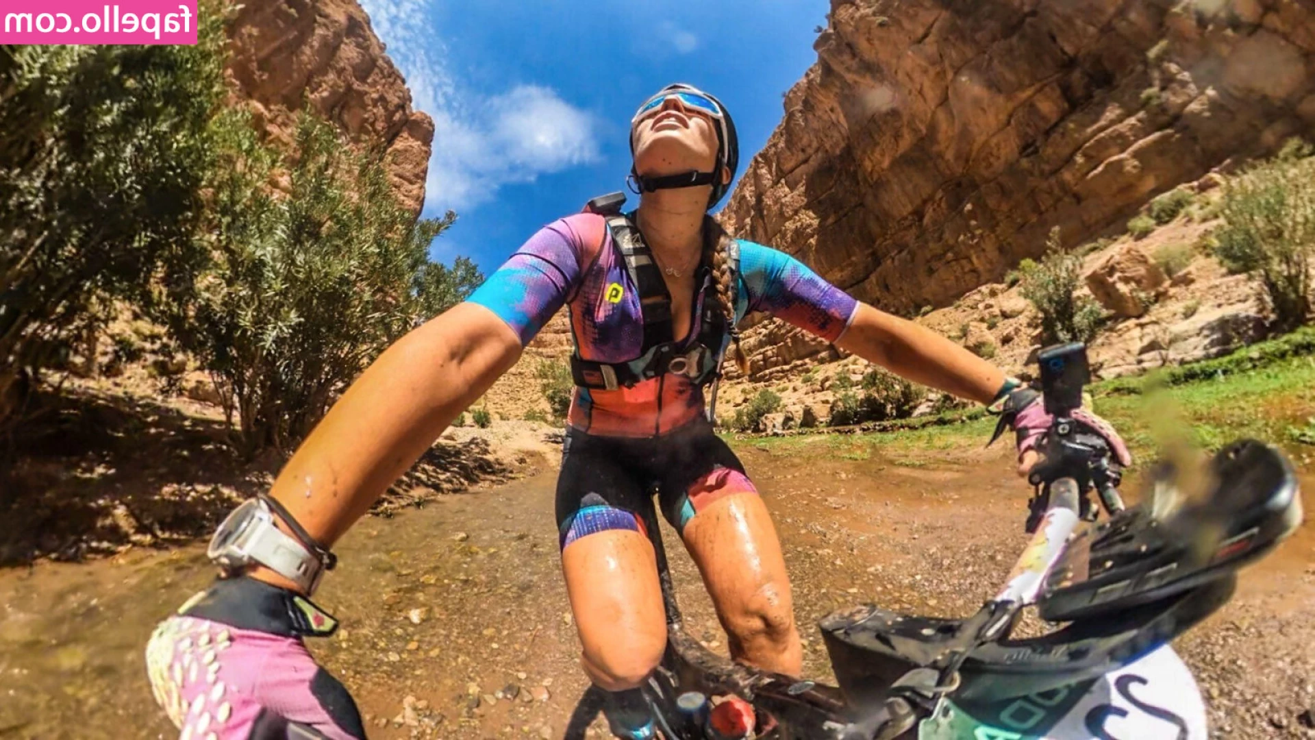 Cecilia Sopeña [ cecilia-sopea ] - Who would be interested in buying my thongs or a bundle with a bra