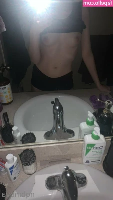 nobinova - Erst massierst du mir meine Füße und danach mache ich die Beine