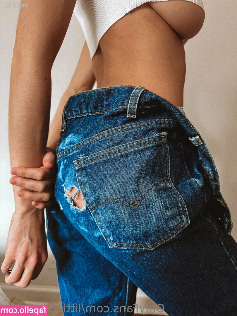 Lottie [ lottie-2 ] - ...it’s Friday!!🤩🤩 .. here’s your Weekend Entertainment! ..