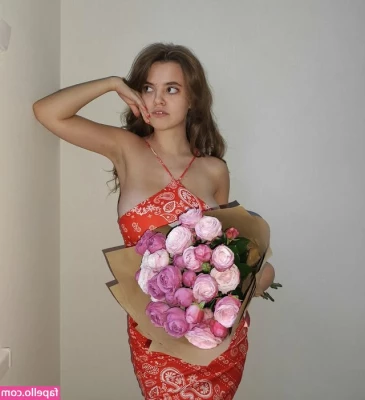 Daria Aref [ daria-aref ] - Kisses