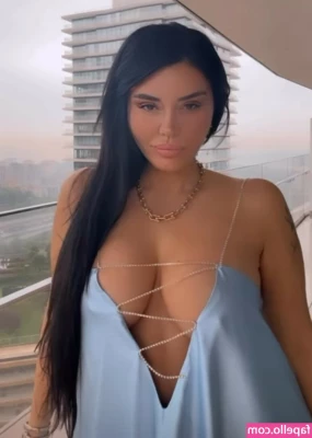 Ebru Polat [ ebru-polat ] - Come Spank me