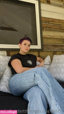 kitthebeefcake [ kitthebeefcake-5 ] - IM BACK   did you miss me