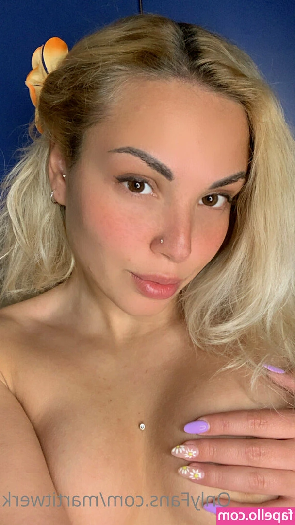 martitwerk - In the garage w/ @leeanne_