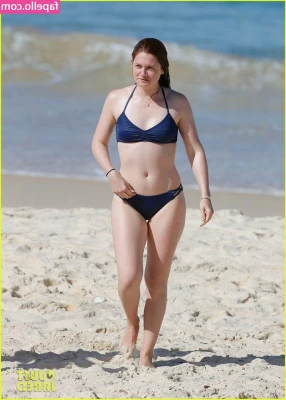Bonnie Wright [ bonnie-wright-1 ] - Titty Tuesday