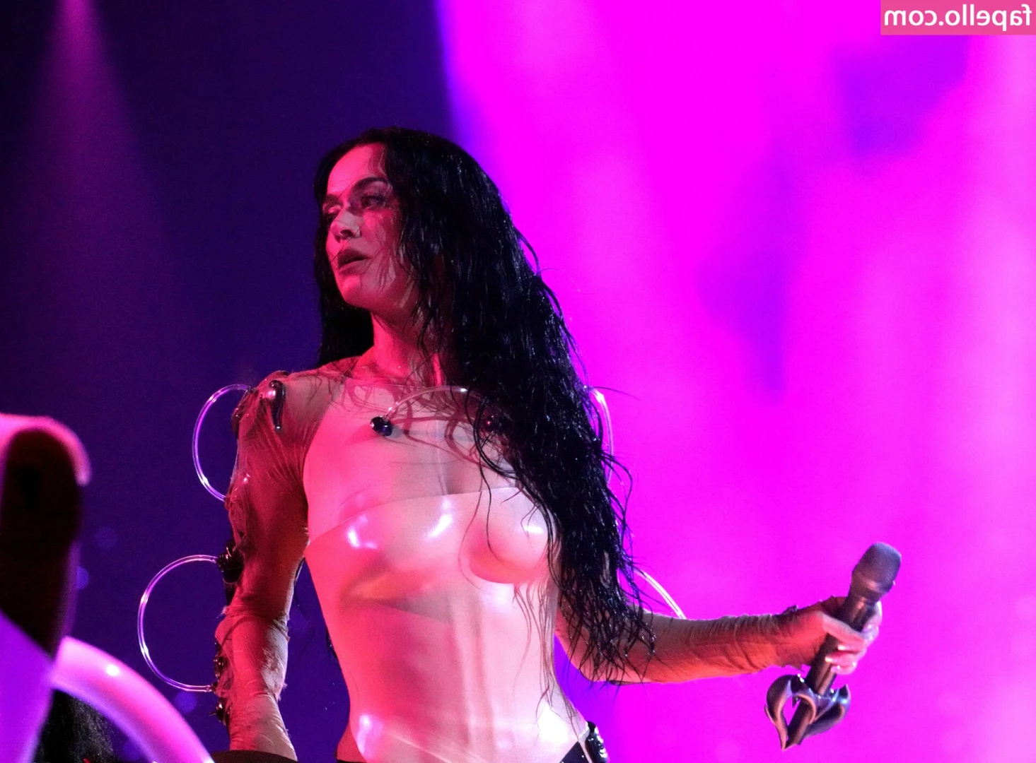 KatyPerry - Watch me strip and tell you how to stroke