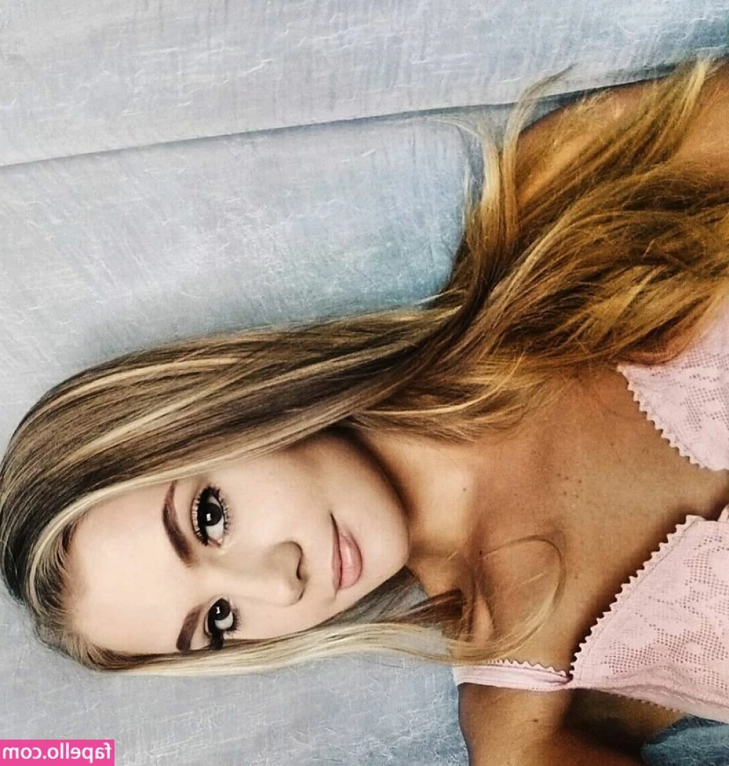 Kayseeray - Let me give you a blowjob, please.