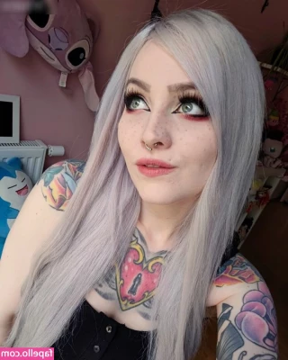 LostKittn - Pretty in pink wriggling toes  Do they tickle your fancy