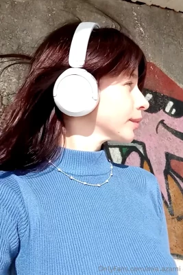 mia.azami [ mia-azami ] - Your Milf got very dirty today  will you help clean me up