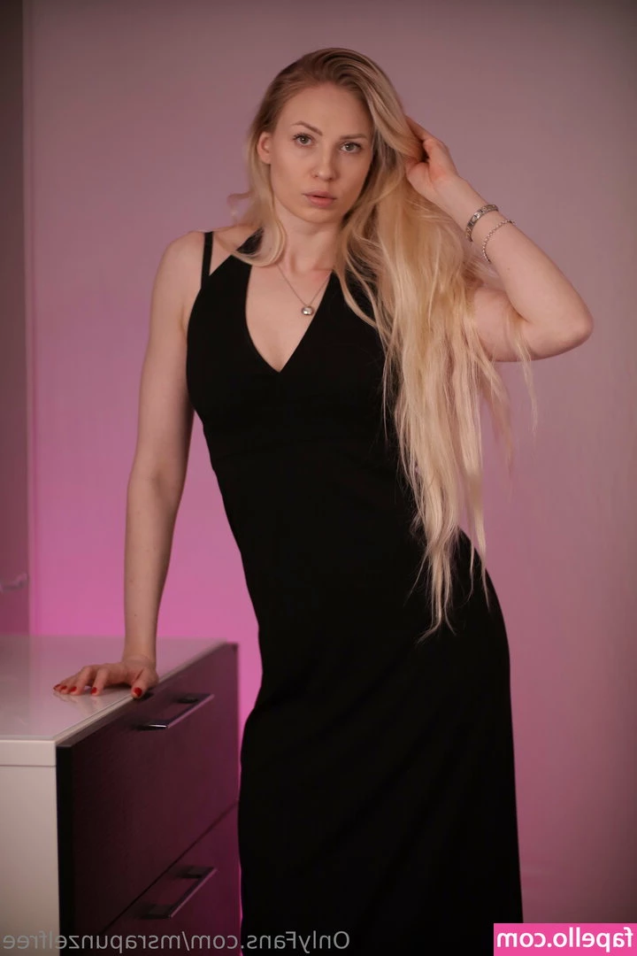 msrapunzelfree - 10  y paso video masturbándome y dos fotos exclusivas