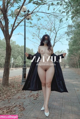 LuvianPublic - Vuoi vedere cosa nascondo dietro a questo cuscino  Vieni in chat e ti