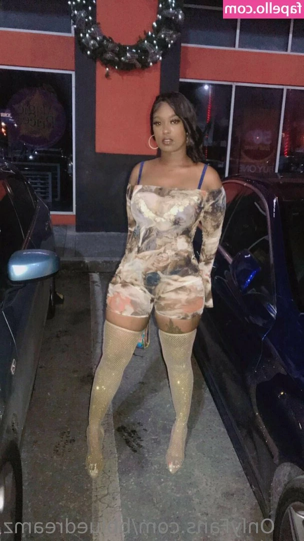 bbluedreamz - Feels like something's missing... 😉