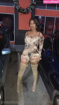 bbluedreamz - Feels like something's missing... 😉