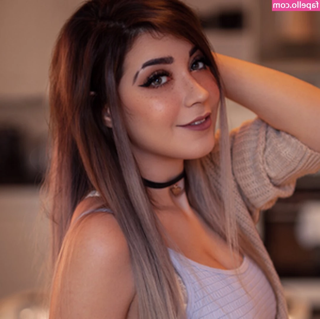 Anni Theduck [ anni-theduck ] - Please don't be shy interacting with my posts! Giving my posts a like