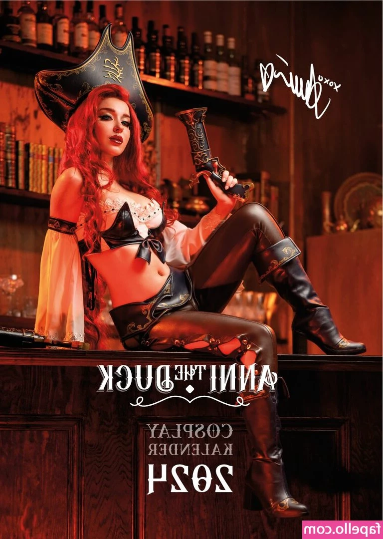 Anni Theduck [ anni-theduck ] - POOL FUN WITH @taelermade @lissaaires  LETS JUST SAY I WAS HER