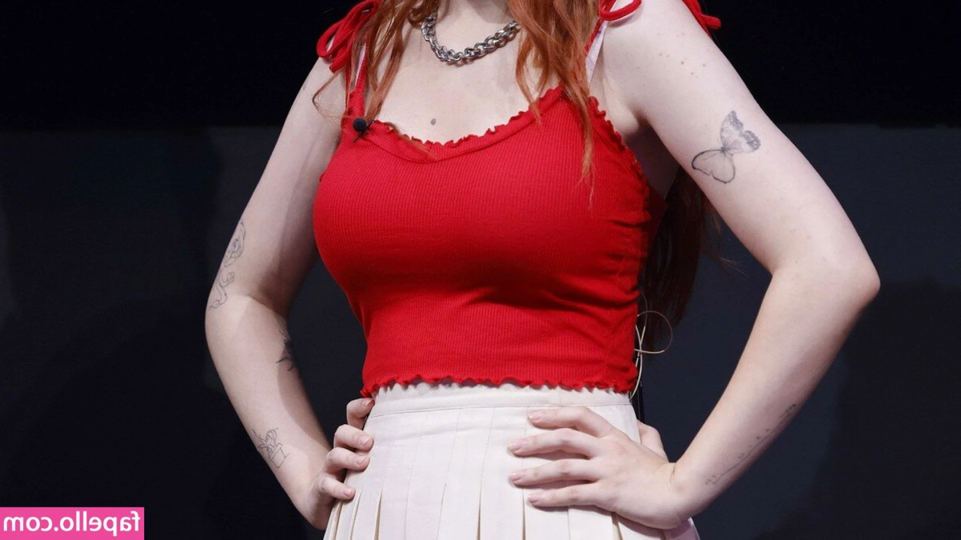 Anni Theduck [ anni-theduck ] - Do you wanna see more of this fat ass shaking and twerking