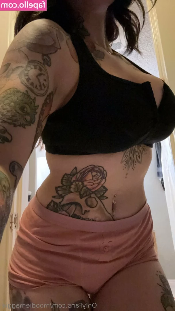 MoodieMaggie [ moodiemaggie-4 ] - What Would You Do If I Showed Up At Your Door