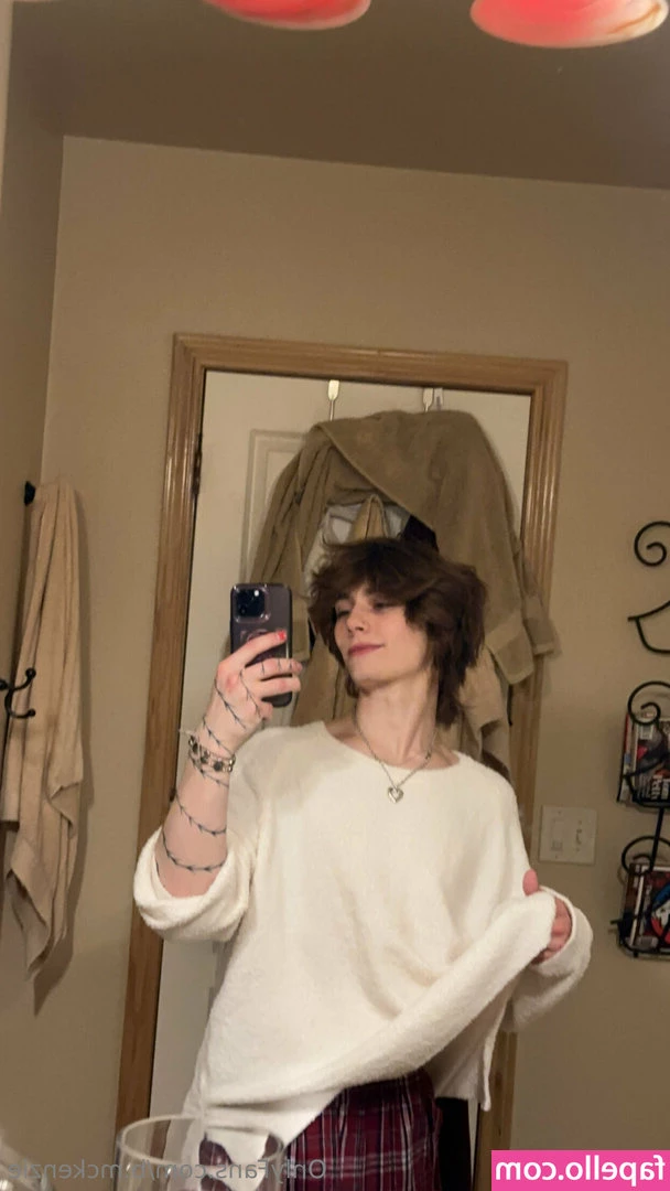 b.mckenzie [ b-mckenzie ] - I'm proud to show you my brand new boobies, SO happy ❤️