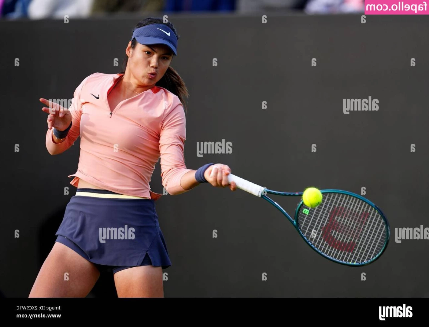 Emma Raducanu [ emma-raducanu ] - Mmmm I tried out my new lighting as I made some realllyyyyy hot