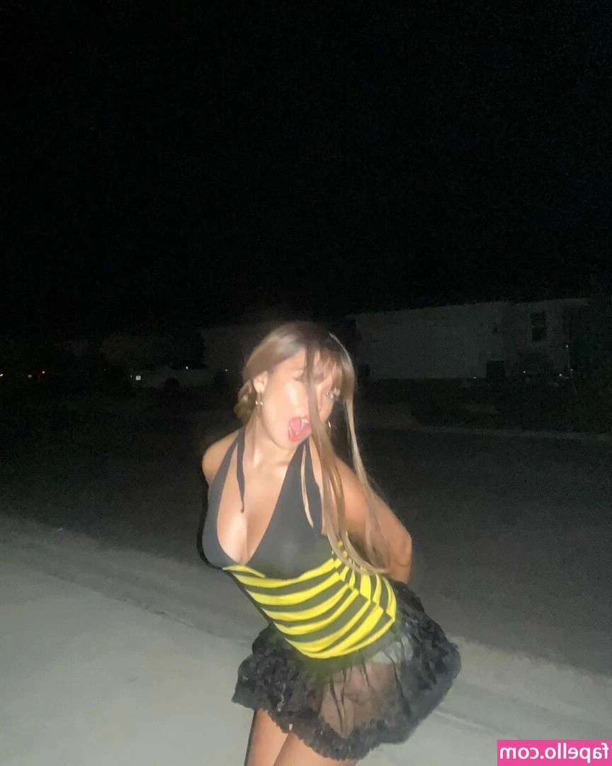 Sophie Michelle [ sophie-michelle ] - Give it to me good daddy I want your cum dripping down my legs