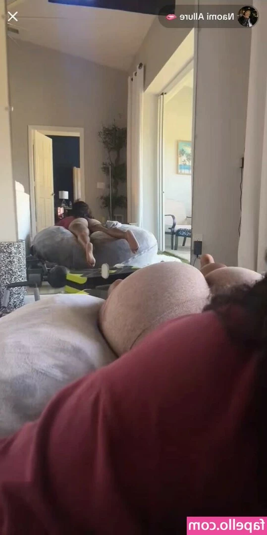 Naomi Allure [ naomi-allure ] - Buenos días chicos 😇