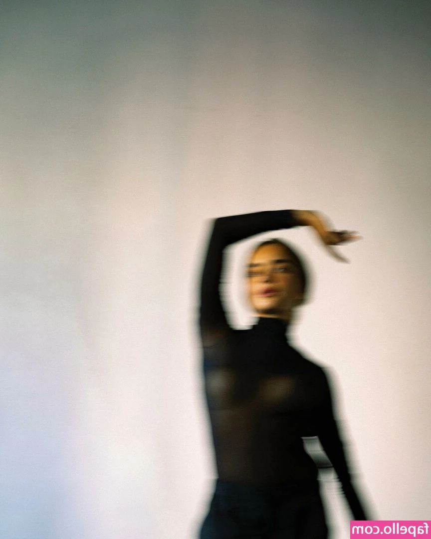 Camila Mayrink [ camila-mayrink ] - I do customs if anybody needs any thing this weekend  Feel free to