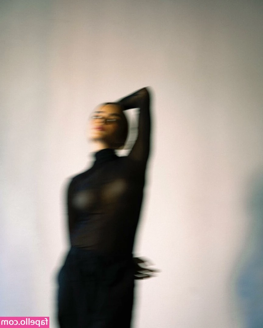 Camila Mayrink [ camila-mayrink ] - Wish your Goddess a good night.