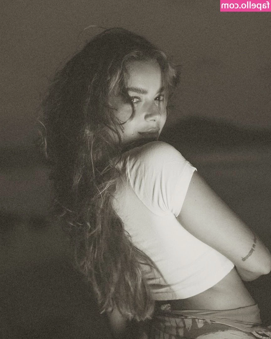 Camila Mayrink [ camila-mayrink ] - Curvy lady