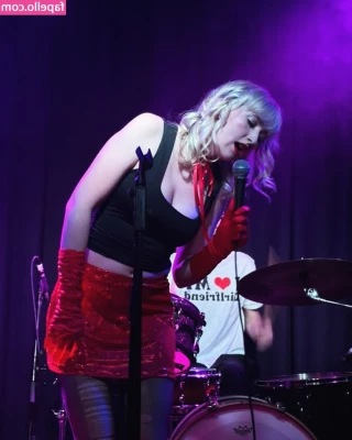 Ediephonehome - Sexy naked, black pedicure album.. 😈  5$ for the full 10 picture