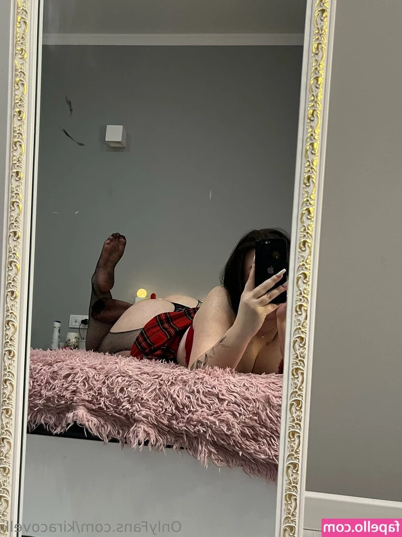 kiracovelli - Happy Thursday