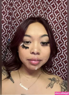 Sarena Fresno [ sarena-fresno ] - Admiring myself😍