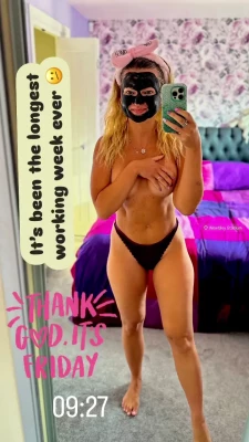 Natafitnesswine [ natafitnesswine-1 ] - How I pass the time when dinner is being cooked and I’m hungry 😂