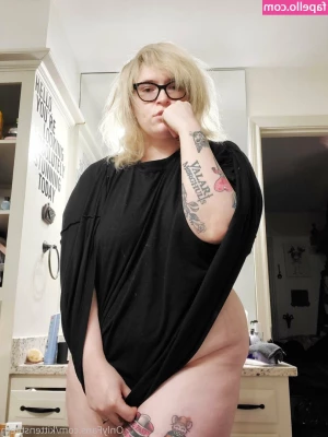 kittensteeth - What are you looking at? 😈