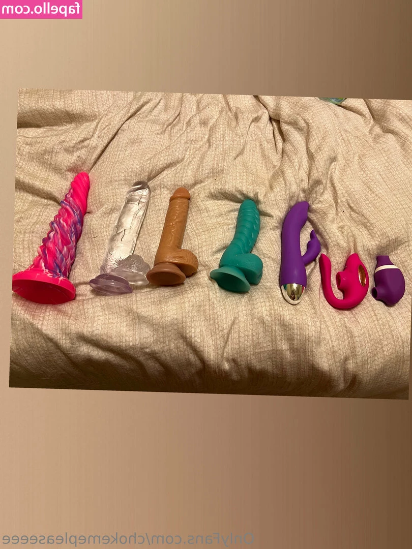 chokemepleaseeee [ chokemepleaseeee-1 ] - Red thong