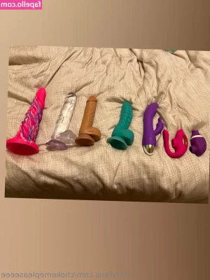 chokemepleaseeee [ chokemepleaseeee-1 ] - Red thong