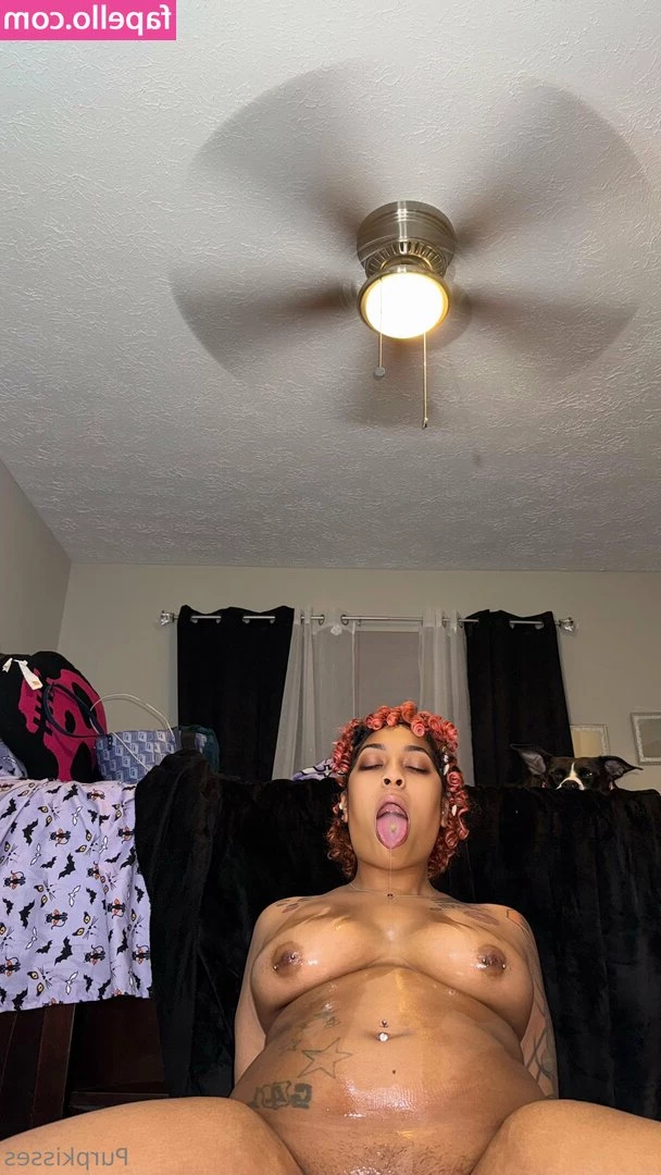 purpkisses - Episode 2 pic 2  I love sending sexy selfies to hubby