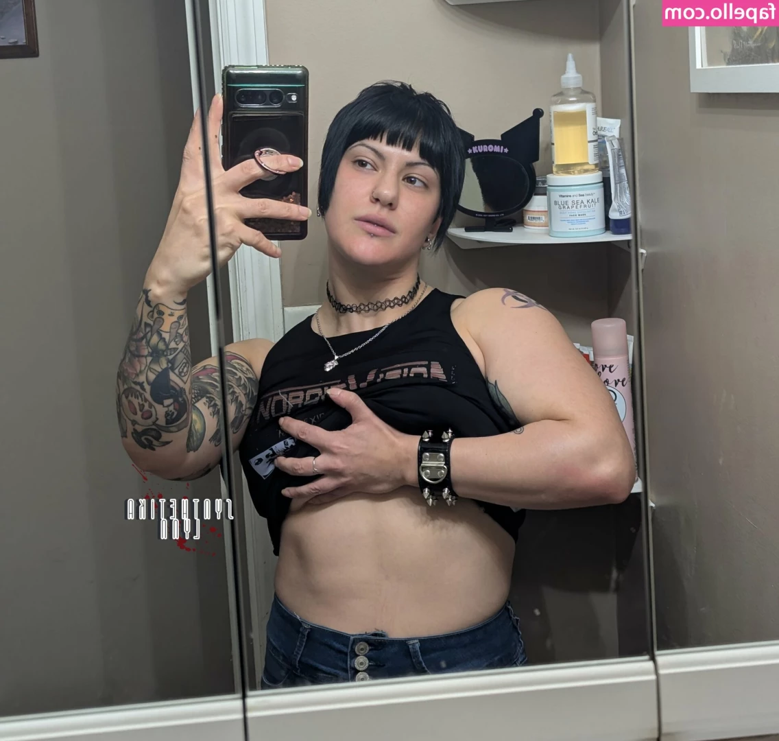 Synthetika Lynn [ synthetika-lynn ] - I love teasing  Had a blast working with my girl Kiah   She is