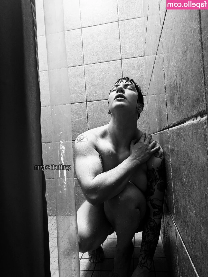 Synthetika Lynn [ synthetika-lynn ] - These socks need to find a new home, who wants my favorite pair of