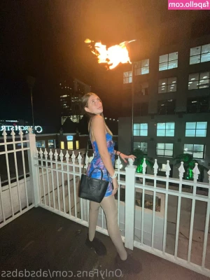 scarlettsummerrr - give me a pat on the ass and I ll purr like a kitten