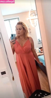 Celina Grimm [ celina-grimm ] - nooo, dont look 😳 @theemilylynne