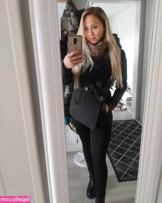 Emilia Linden [ emilia-linden ] - I m soo hornyy wanna sext with me baby   25 tip and all photos and