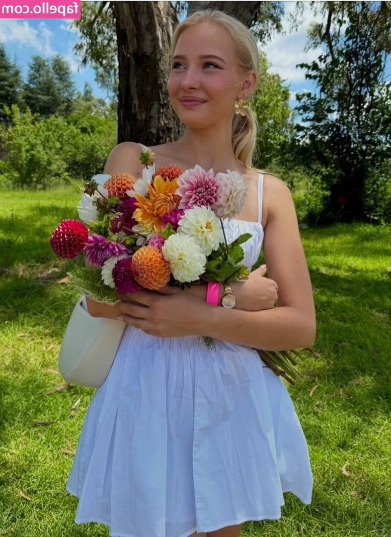 Juliet Small [ juliet-small ] - Forgotten video clip. Technically, it’s not a forgotten clip.