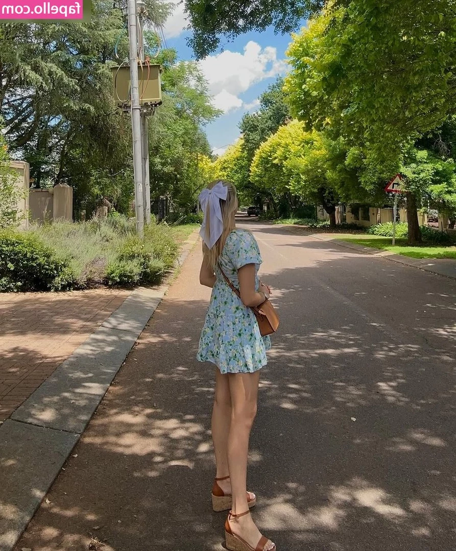 Juliet Small [ juliet-small ] - Chicos me robaron mi cuenta de instagram