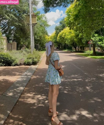 Juliet Small [ juliet-small ] - Chicos me robaron mi cuenta de instagram