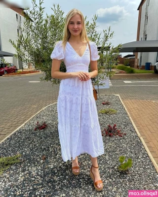 Juliet Small [ juliet-small ] - How sensual is your Sunday so far